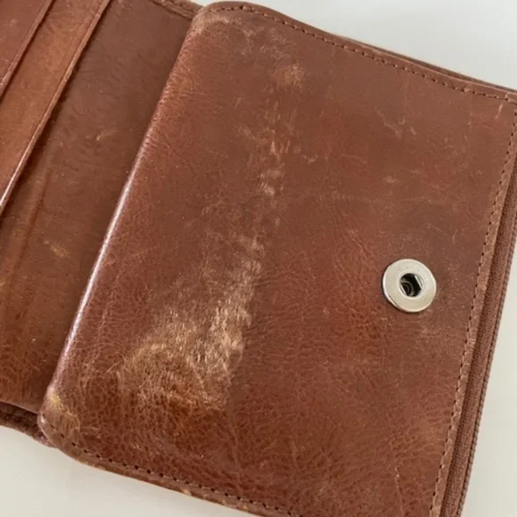 VINTAGE Yves Saint Laurent Tan Leather Wallet - Picture 5 of 10